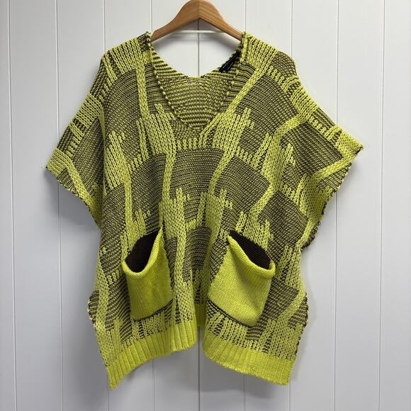 BCBG Maxazria Boho Hippie Knit Poncho Sweater Size S/M Cozy Hipster Oversized - Picture 1 of 7